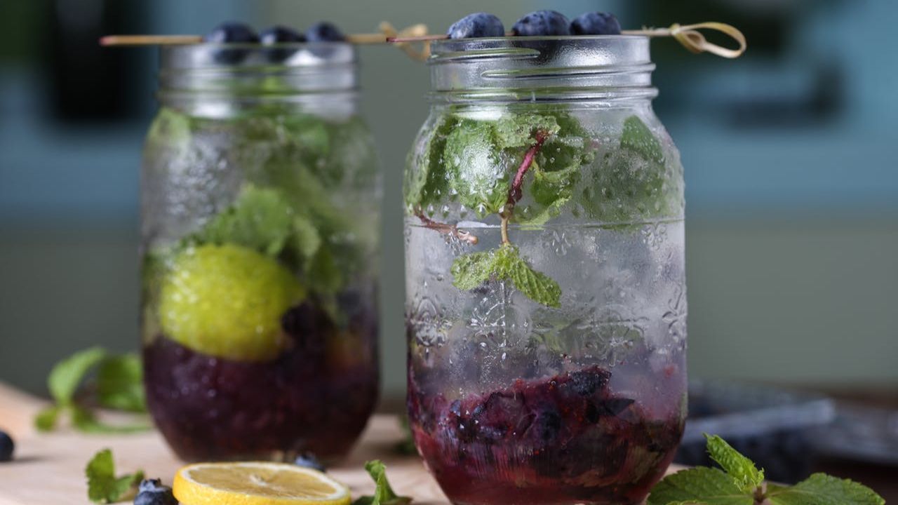 Blueberry Juice Benefits and a Deliciously Easy Recipe