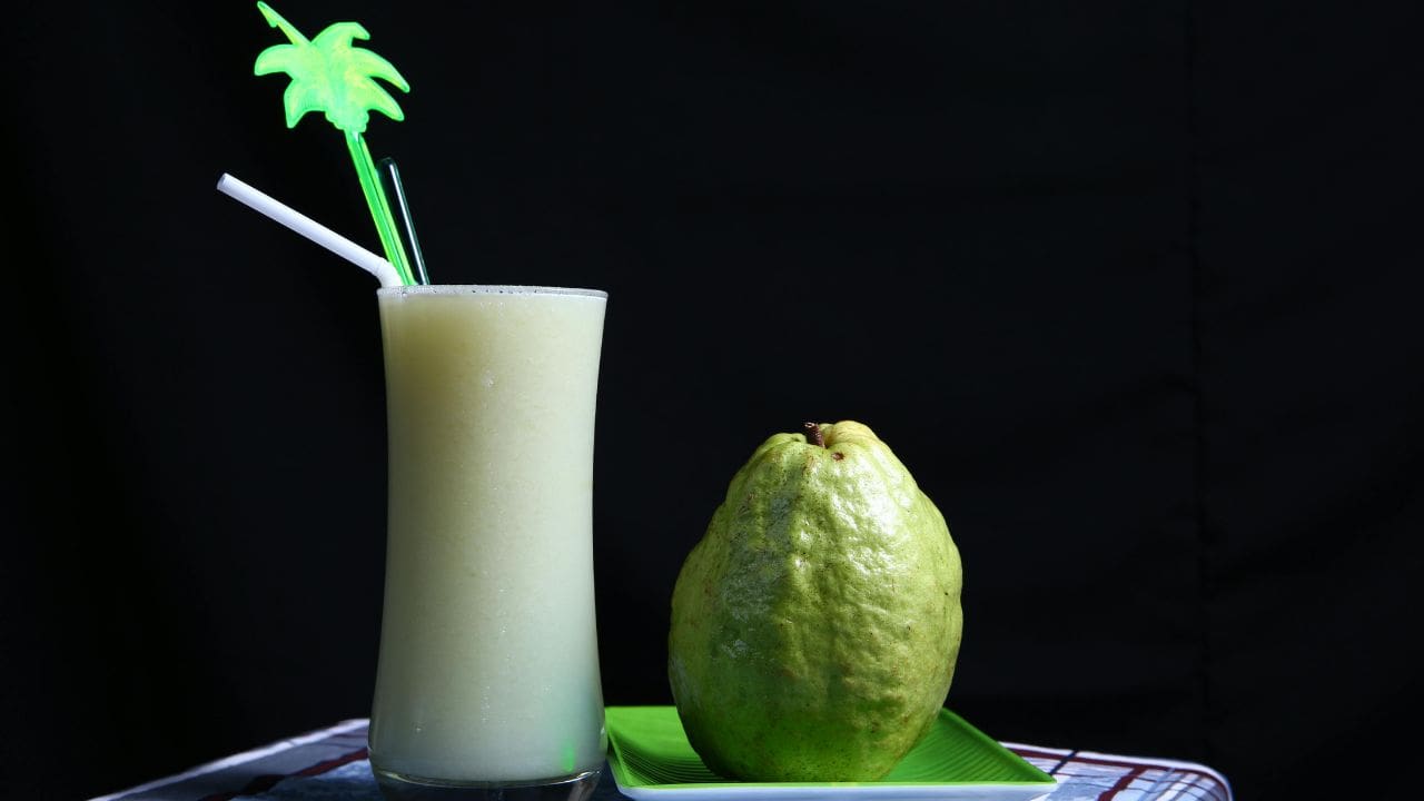 Guava Juice Benefits and a Refreshing Recipe You Need to Try!
