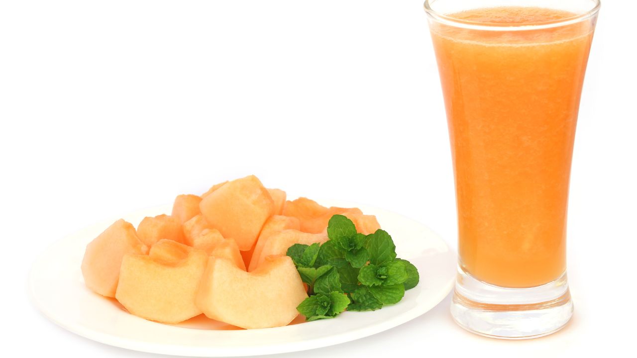 Refreshing Muskmelon Juice Recipe & Its Amazing Benefits