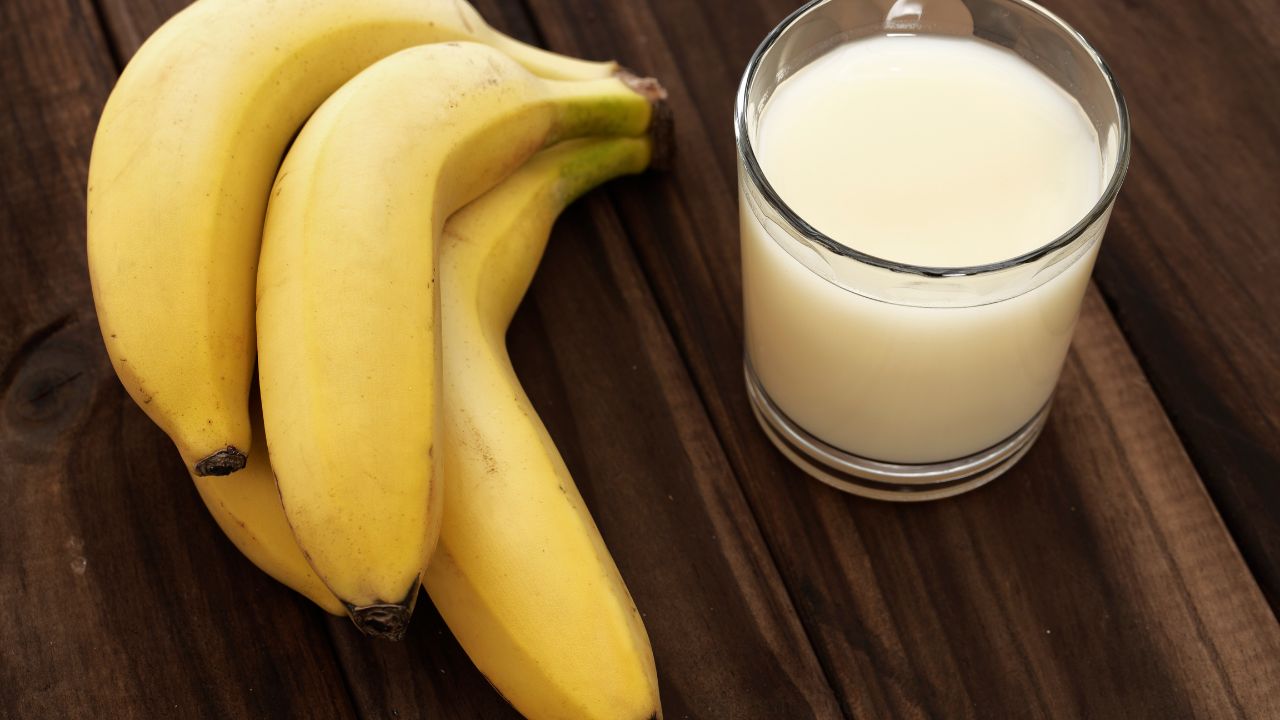 Banana Juice Benefits, Recipe, and Nutritional Powerhouse