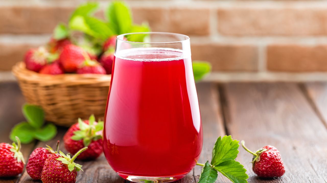 Strawberry Juice Benefits, Nutrition, and Delicious Recipe Ideas